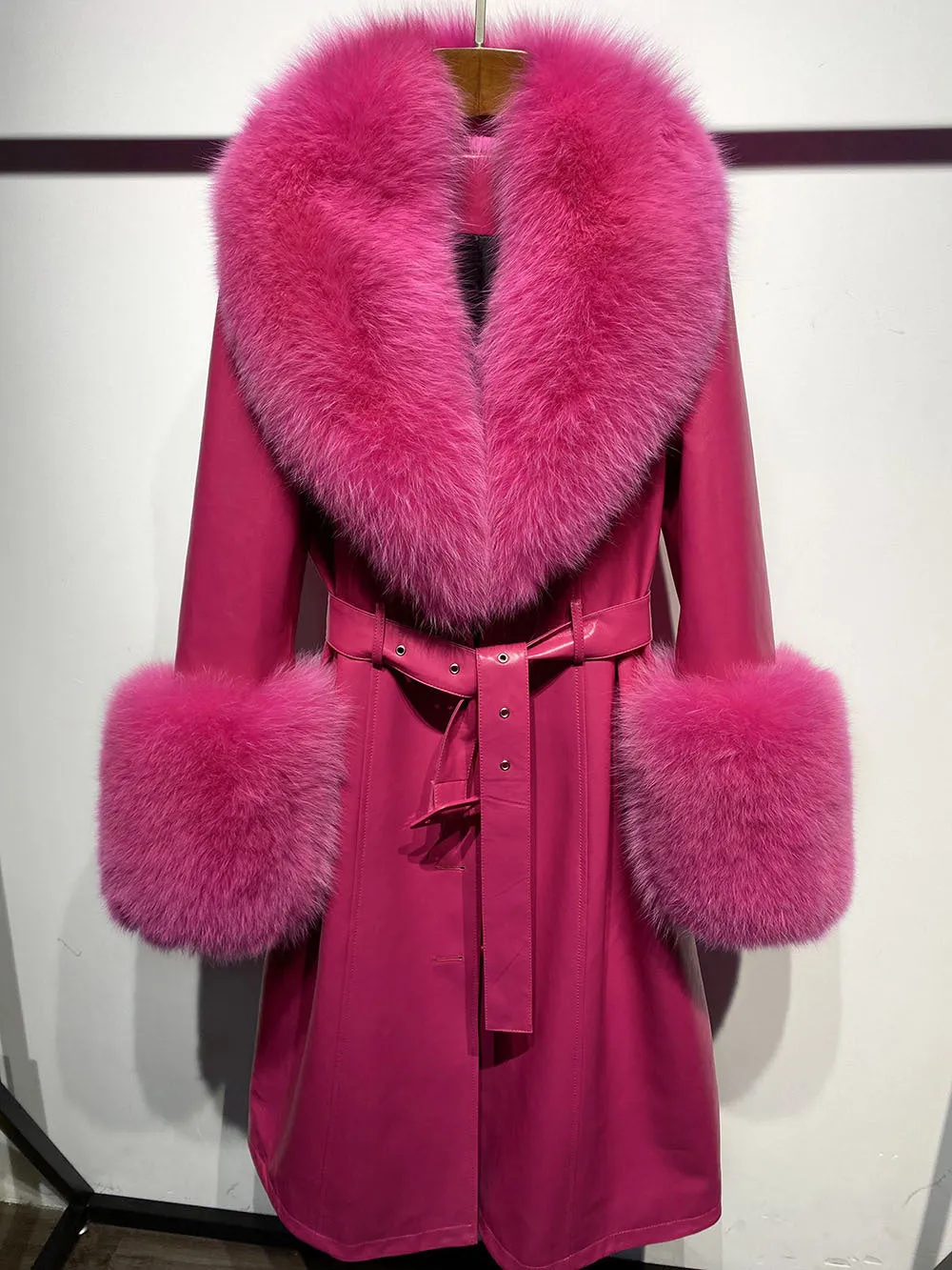 🧥 Slim Fit Sheepskin Leather Coat – Fox Fur Collar Luxe Winter Jacket🦊