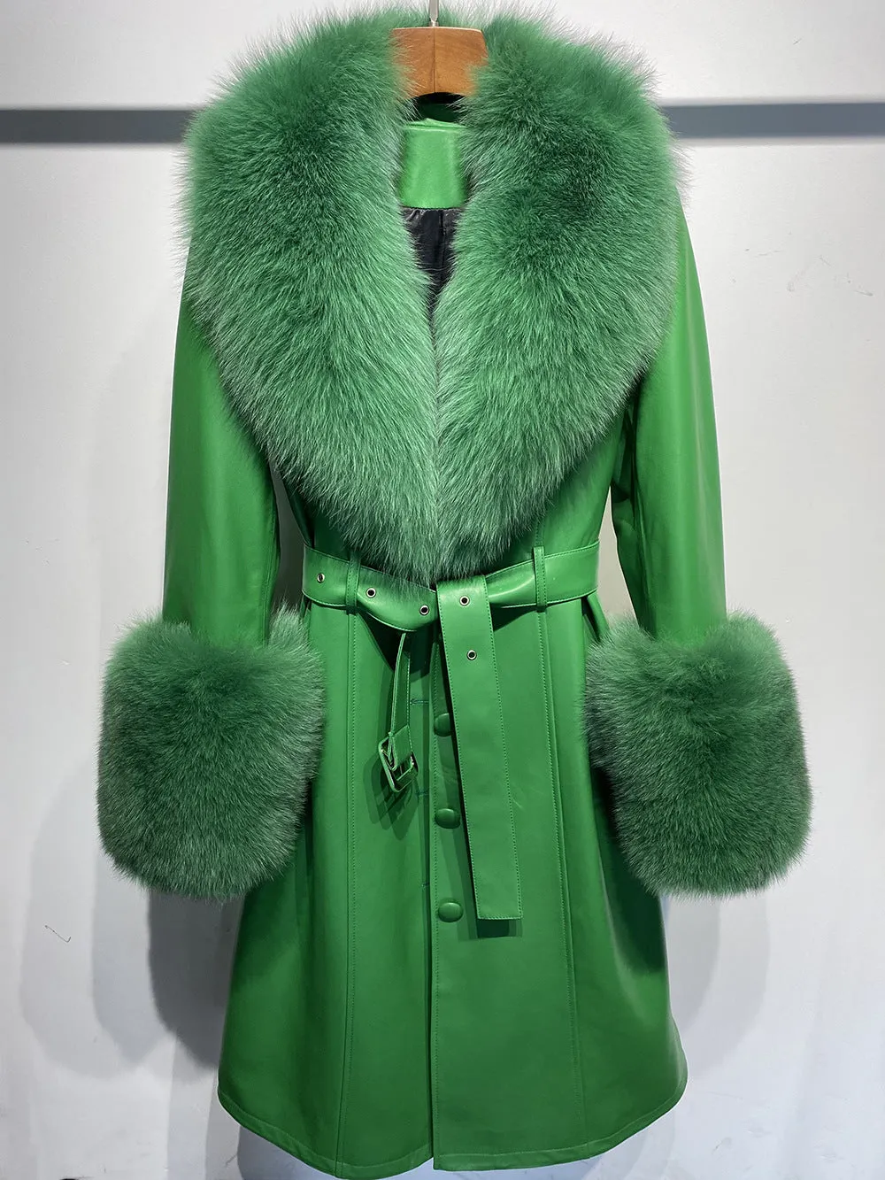 🧥 Slim Fit Sheepskin Leather Coat – Fox Fur Collar Luxe Winter Jacket🦊